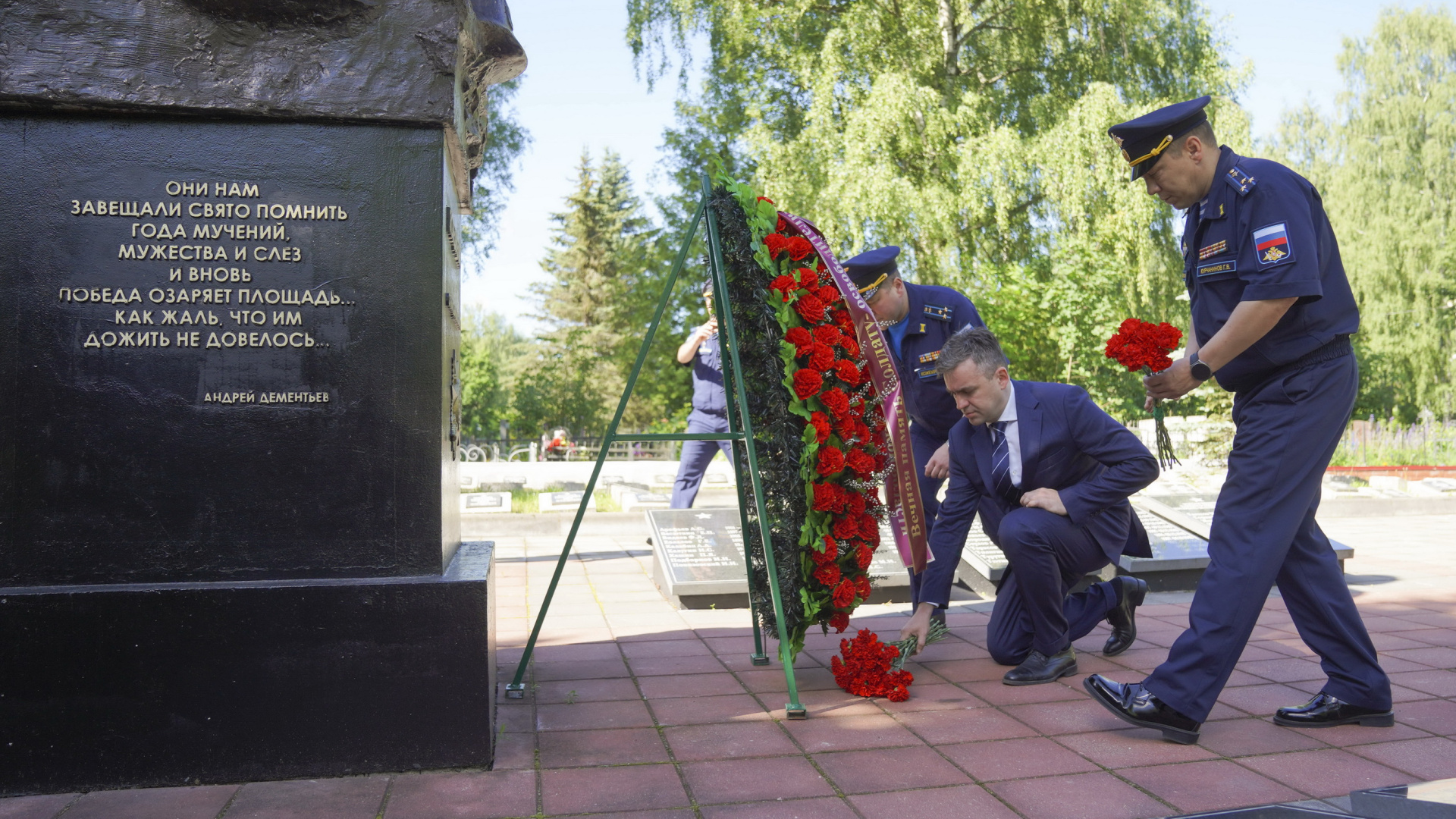 Губернатор Ивановской области почтил память погибших в Великой  Отечественной Войне | Новости города Иваново и Ивановской области