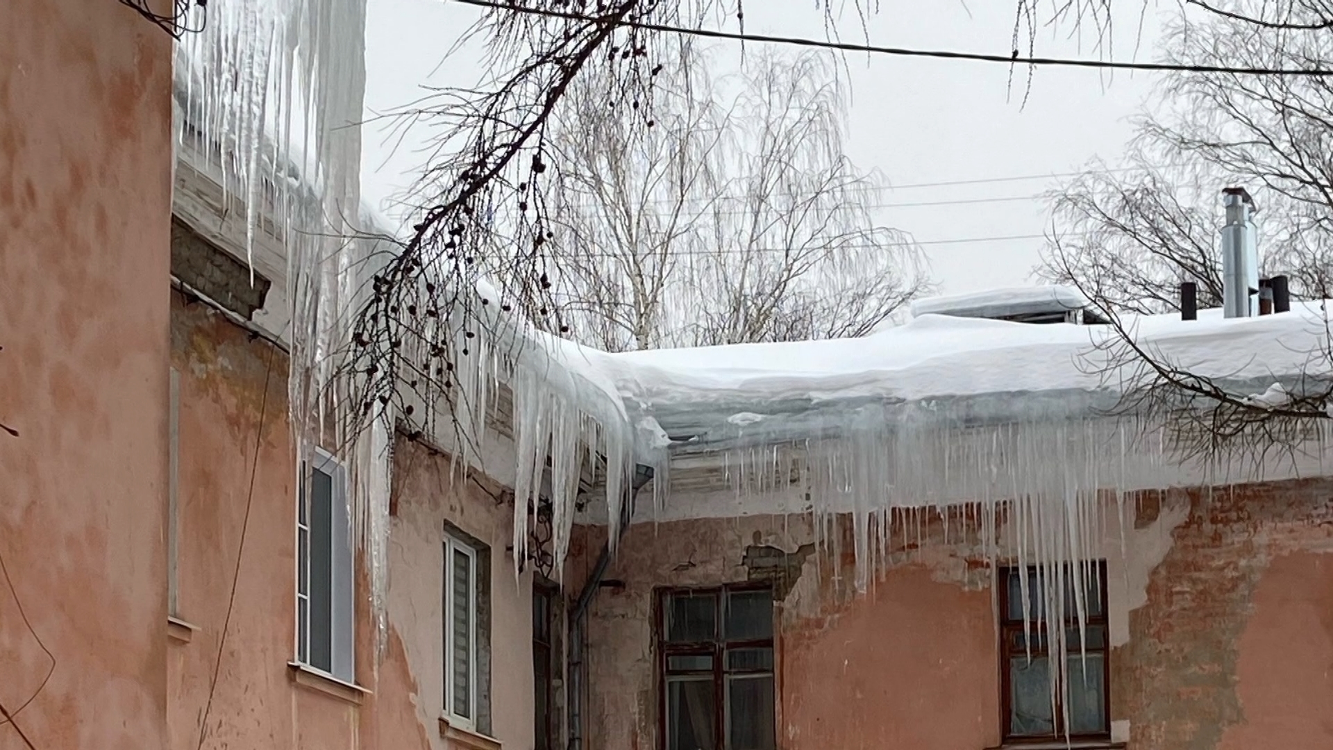 В Иванове управляющая компания оштрафована за нечищеные крыши | Новости  города Иваново и Ивановской области