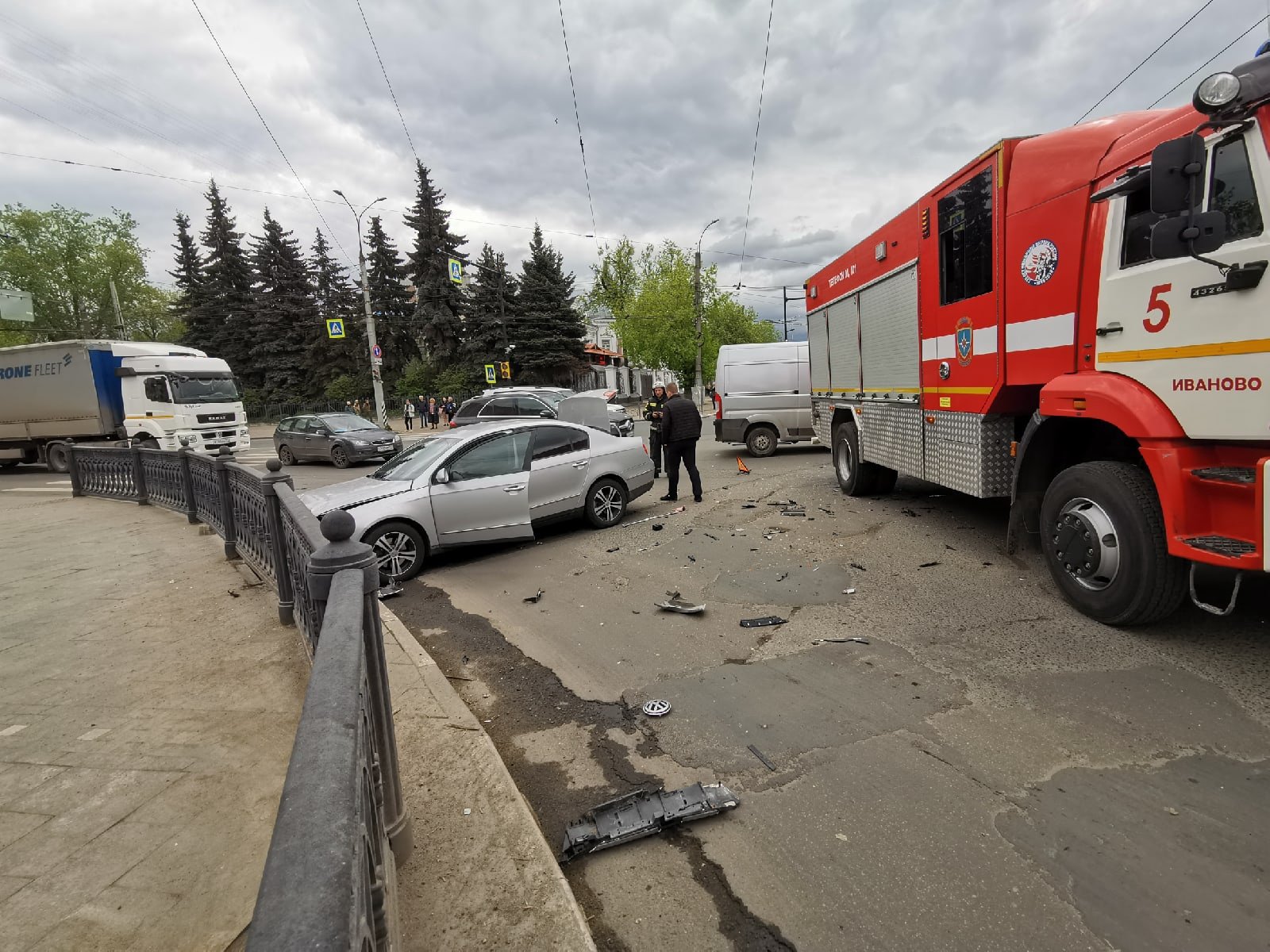 Zeekr 009 попал в аварию. Девочка которая попала в аварию из школы Добрынинской 11мая.