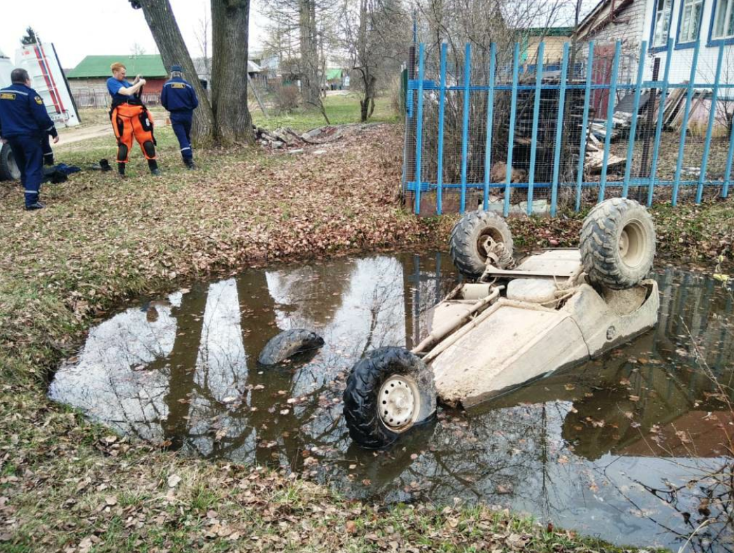 В Ивановской области водитель тюнингованной «Оки» утонул в маленьком пруду  | Новости города Иваново и Ивановской области