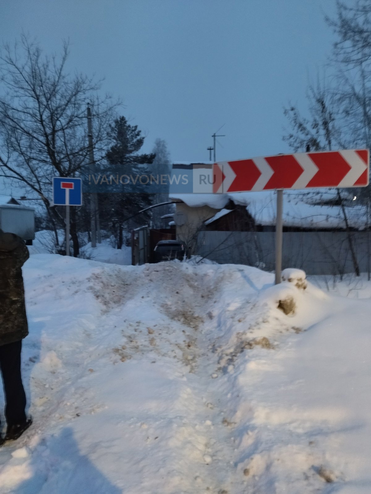 В Иванове машина снесла забор и въехала во двор жилого дома | Новости  города Иваново и Ивановской области