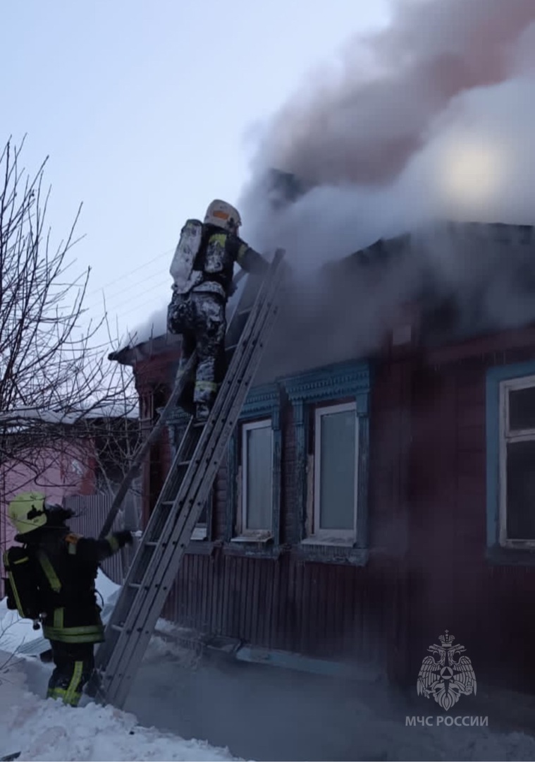 Пожарные спасли пожилую женщину из огня | Новости города Иваново и  Ивановской области