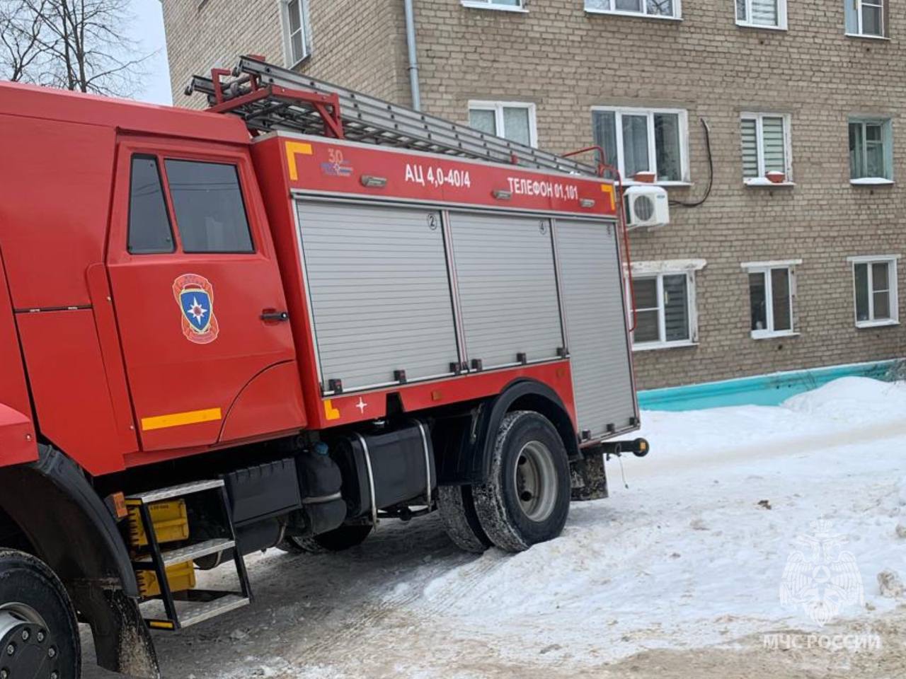 Спасатели эвакуировали 15 человек из горящего дома в Иванове | Новости  города Иваново и Ивановской области