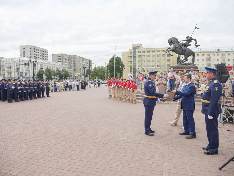 В честь 55 летия. Город Иваново парад Победы. 610 Центр Иваново. Г Иваново парад Победы 1992 г. 610 Центр боевого применения и переучивания летного состава Иваново.