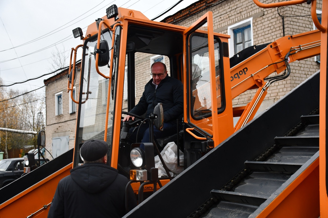 Парк дорожного хозяйства в Иванове пополнился новой коммунальной техникой |  Новости города Иваново и Ивановской области