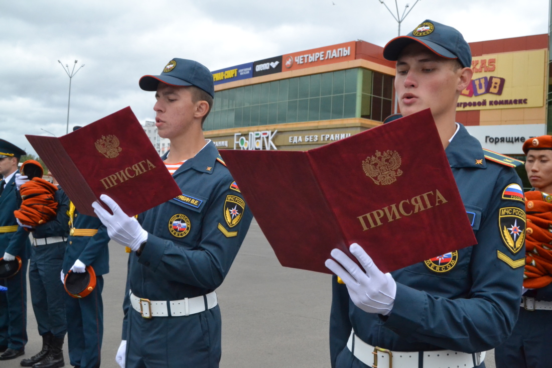 В День знаний курсанты, кадеты и студенты Ивановской академии МЧС приняли  присягу | Новости города Иваново и Ивановской области