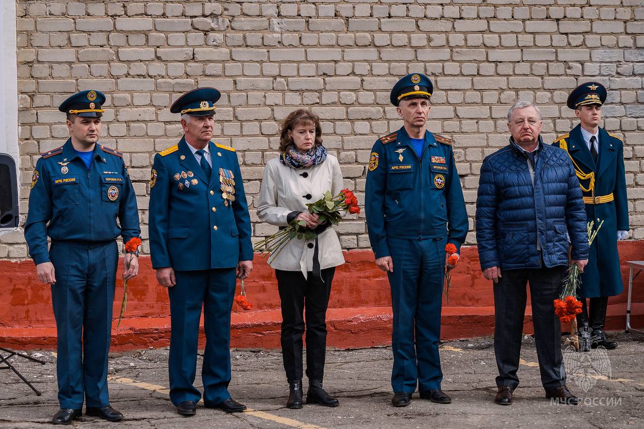 В Иванове открыли мемориальную доску погибшему на СВО майору МЧС Алексею  Липскому | Новости города Иваново и Ивановской области