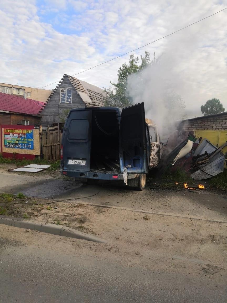 В Ивановской области «ГАЗель» врезалась в забор жилого дома и загорелась |  Новости города Иваново и Ивановской области