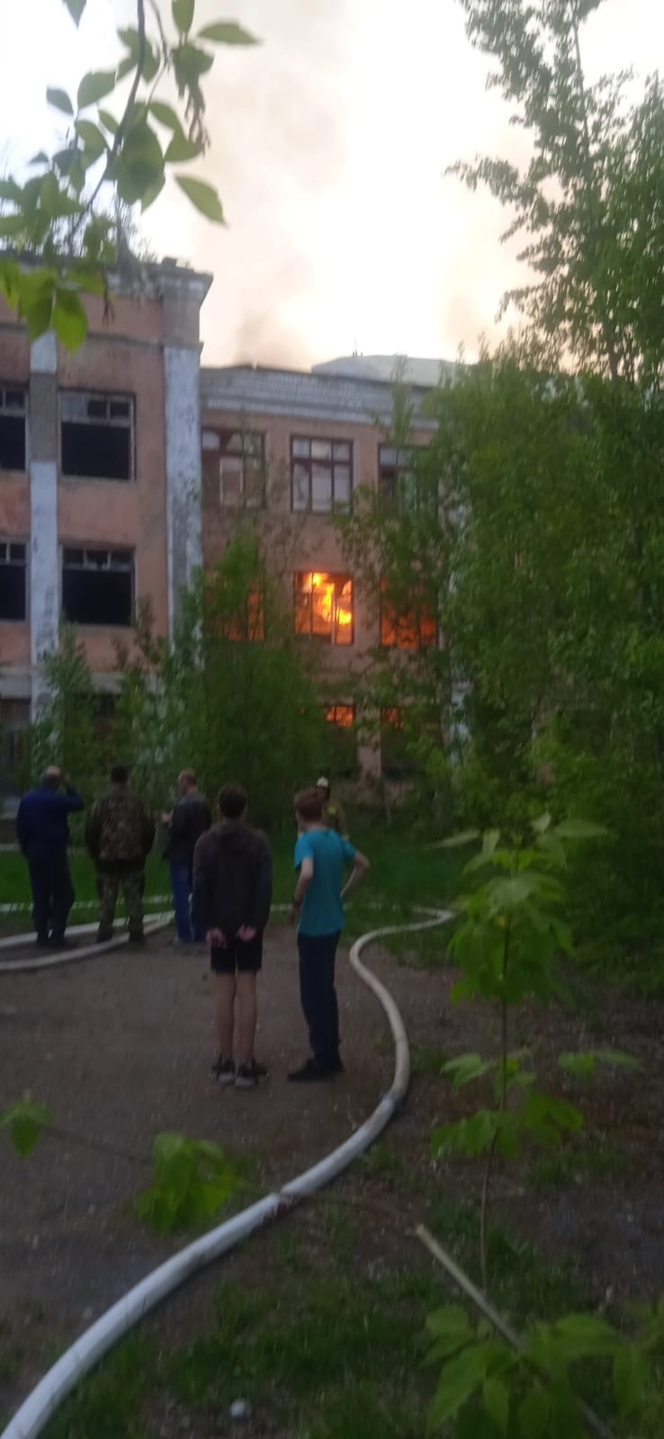 В Ивановской области горела заброшенная школа | Новости города Иваново и  Ивановской области