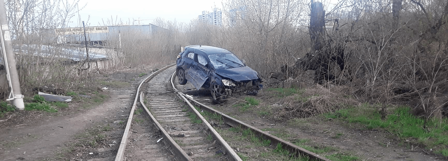 В Иванове автомобиль выехал на железнодорожные пути | Новости города Иваново  и Ивановской области