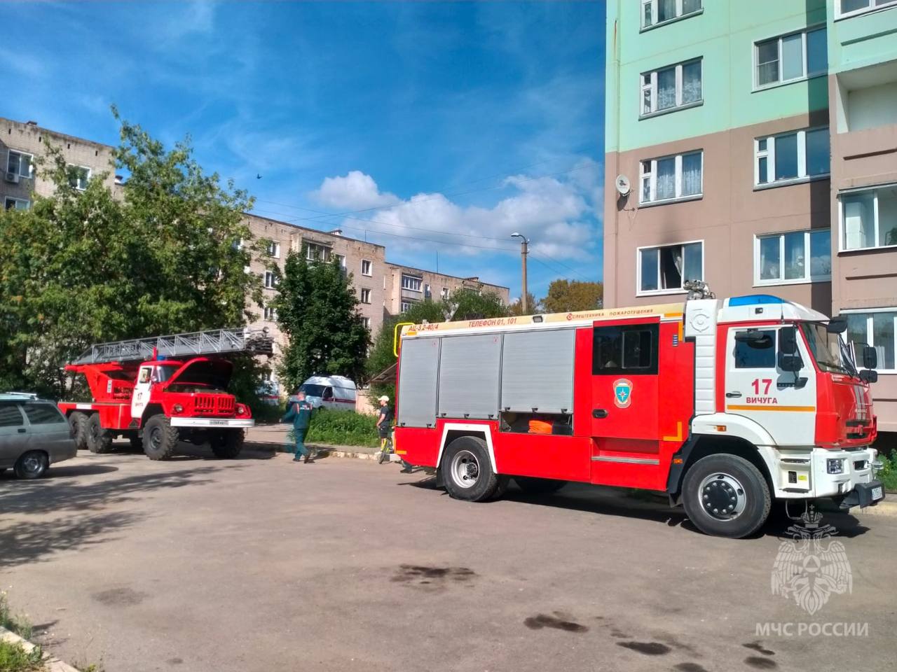 Пожарные вытащили из горящей малосемейки мужчину и женщину без сознания |  Новости города Иваново и Ивановской области