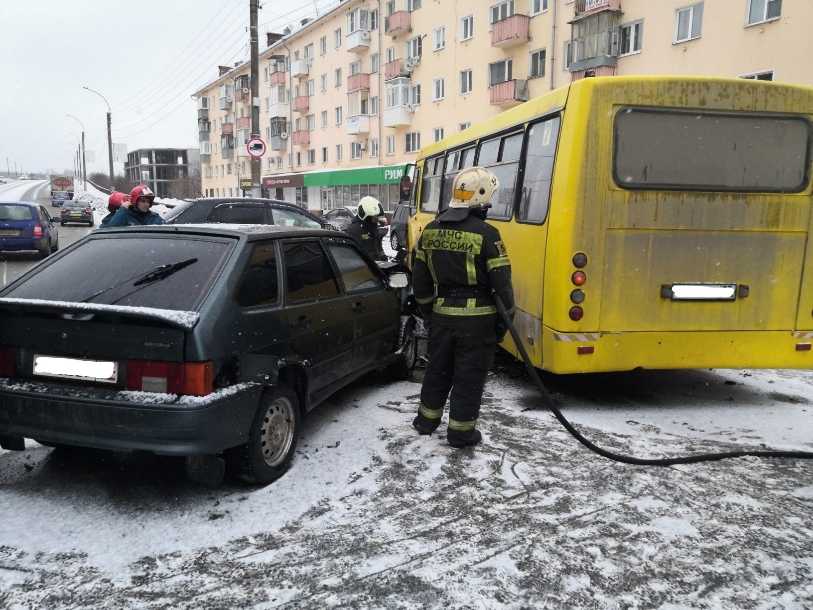 В аварии с автобусом на проспекте Ленина пострадала беременная женщина |  Новости города Иваново и Ивановской области