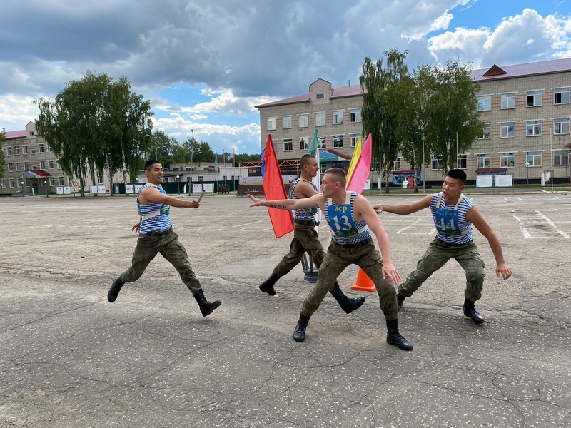 Фото героев десантников. Легкоатлетическая эстафета. Командир 217 полка ВДВ Иваново. Легкоатлетическая эстафета посвященная Дню Победы 2017.