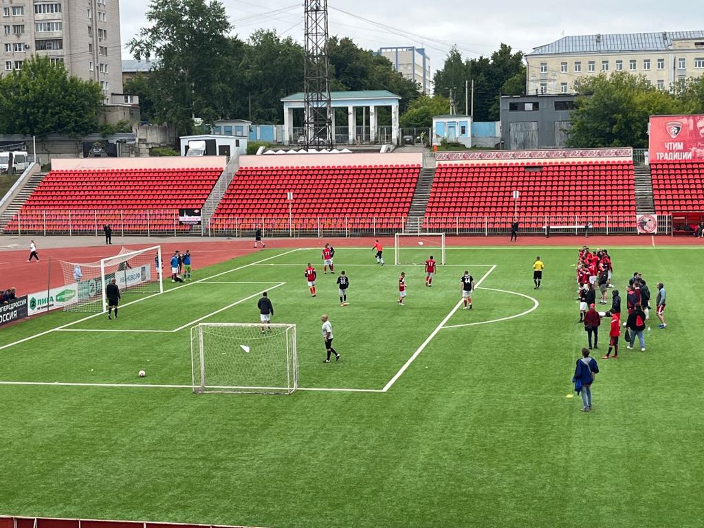 На стадионе Текстильщик проходят футбольные встречи фанатов московского  Спартака | Новости города Иваново и Ивановской области